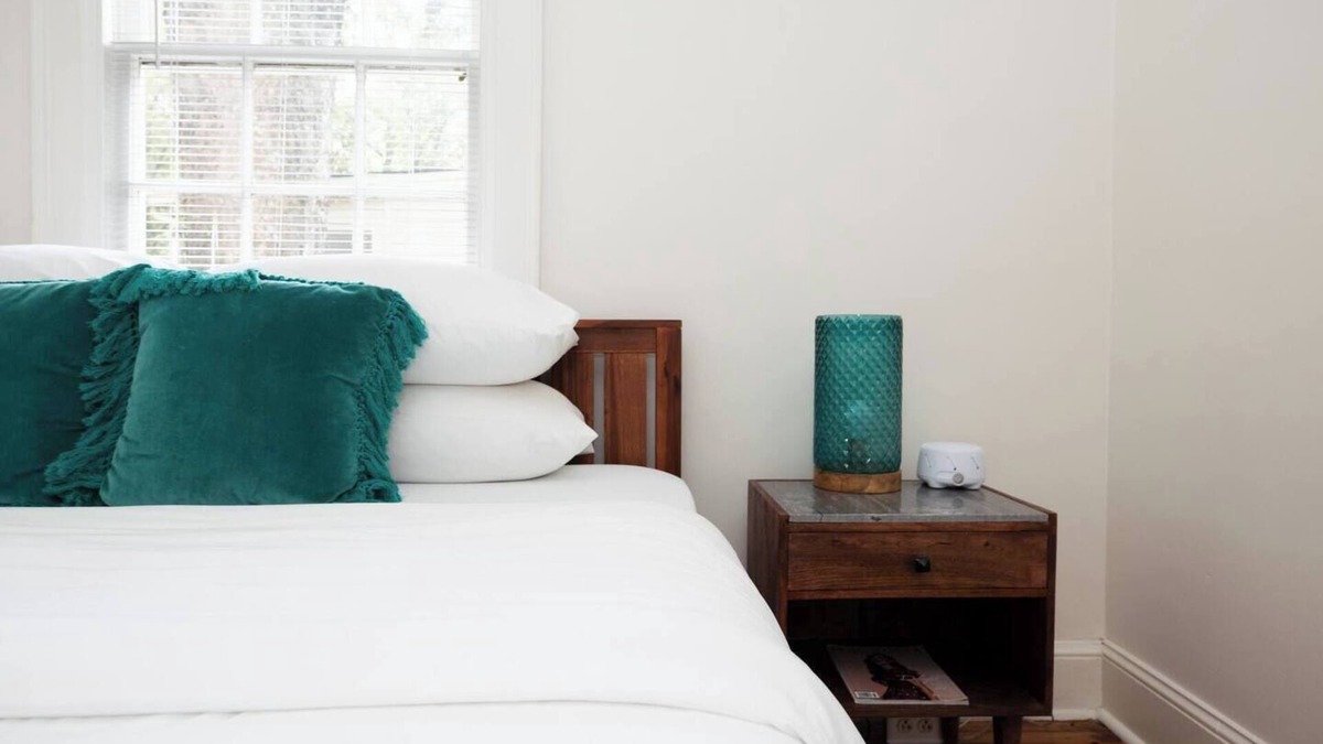 Montgomery House | Chic Cloverdale Park:Walk to El Rey, Capri & Park!