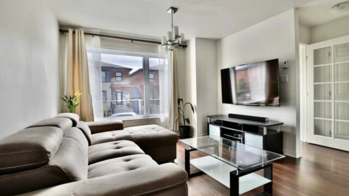 Brossard Condo | Chic Condo Comfort: Your Ideal Brossard Retreat Awaits