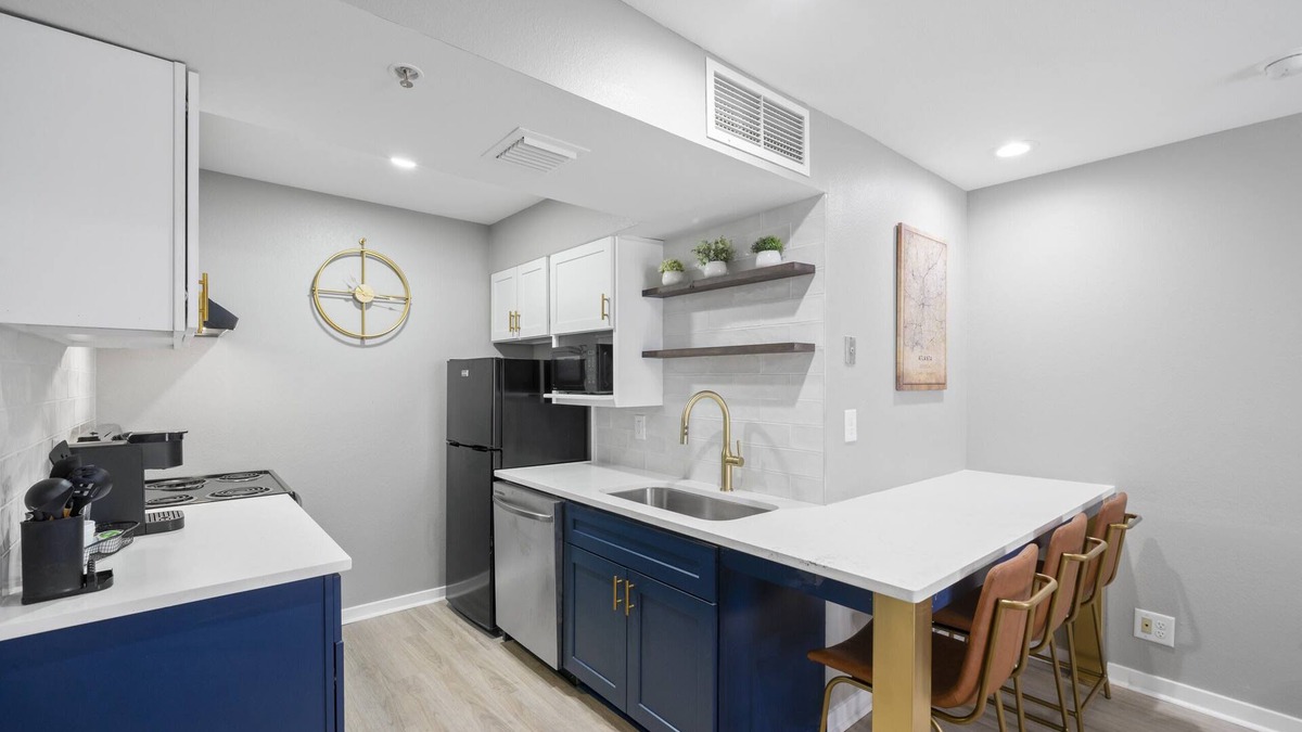Garden Hills Apartment | Chic Condo Retreat in Central Buckhead, Atlanta.