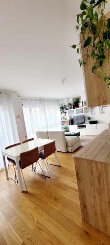 Asnieres-sur-Seine Apartment | Chic & Cosy apartment - 60m2, 3 rooms