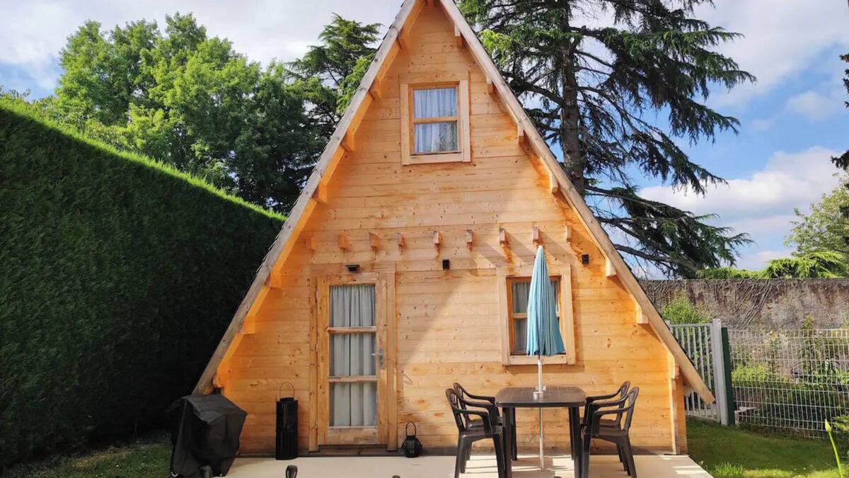 Lamarque-Pontacq Cabin | Chic, cozy 35m² tepee with swimming pool in Pontacq near Lourdes.