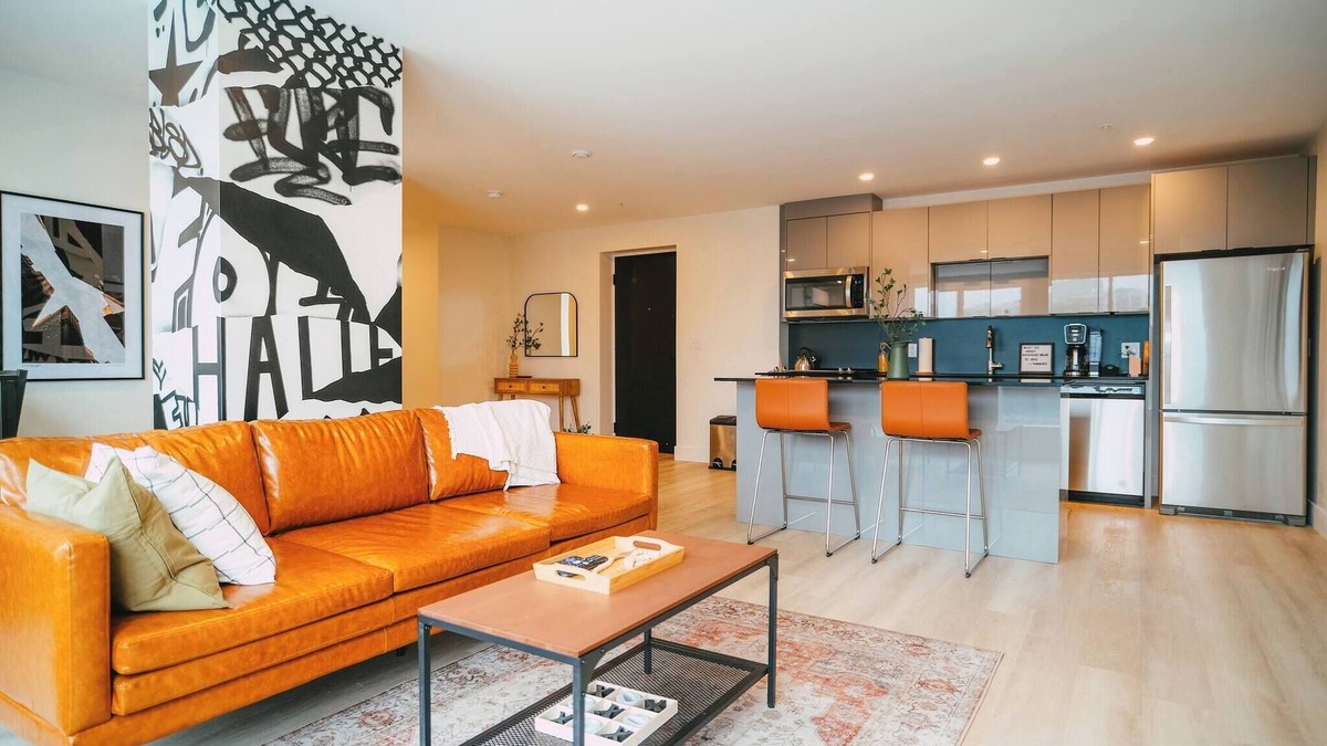 North End Bed & Breakfast | Chic Cozy Retreat - 2BR - Stunning North End Views