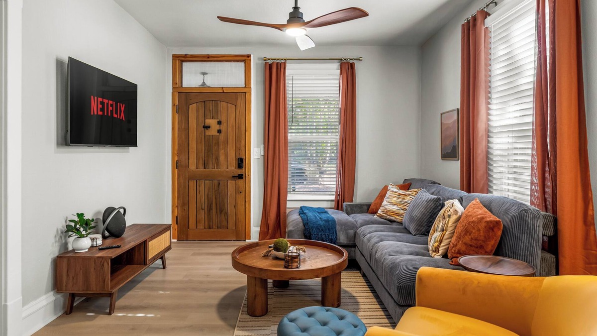 Northside House | Chic, cozy & spacious 4-bedroom house in Pueblo with large private backyard