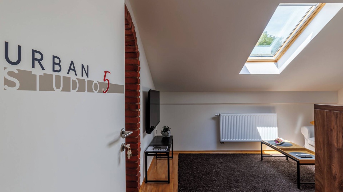 Cakovec Apartment | Chic & cozy studio - modern comforts, 2 min from the centre & top attractions!