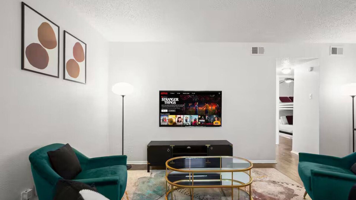 Zilker House | Chic & Cozy Zilker Park 2BR Walkable & Stylish