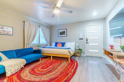Allandale Apartment | Chic Deluxe Studio-Pet Friendly-10 min to DT