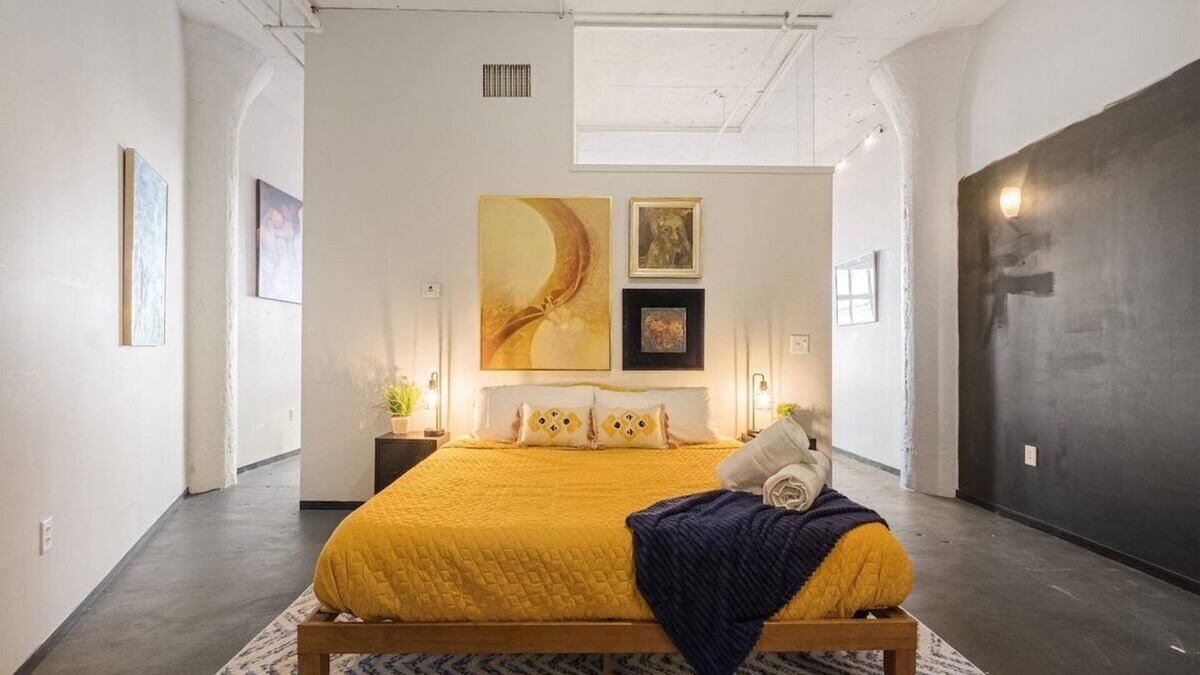 West Main Historic District House | Chic Downtown King Suite~Free Parking~A+ Location