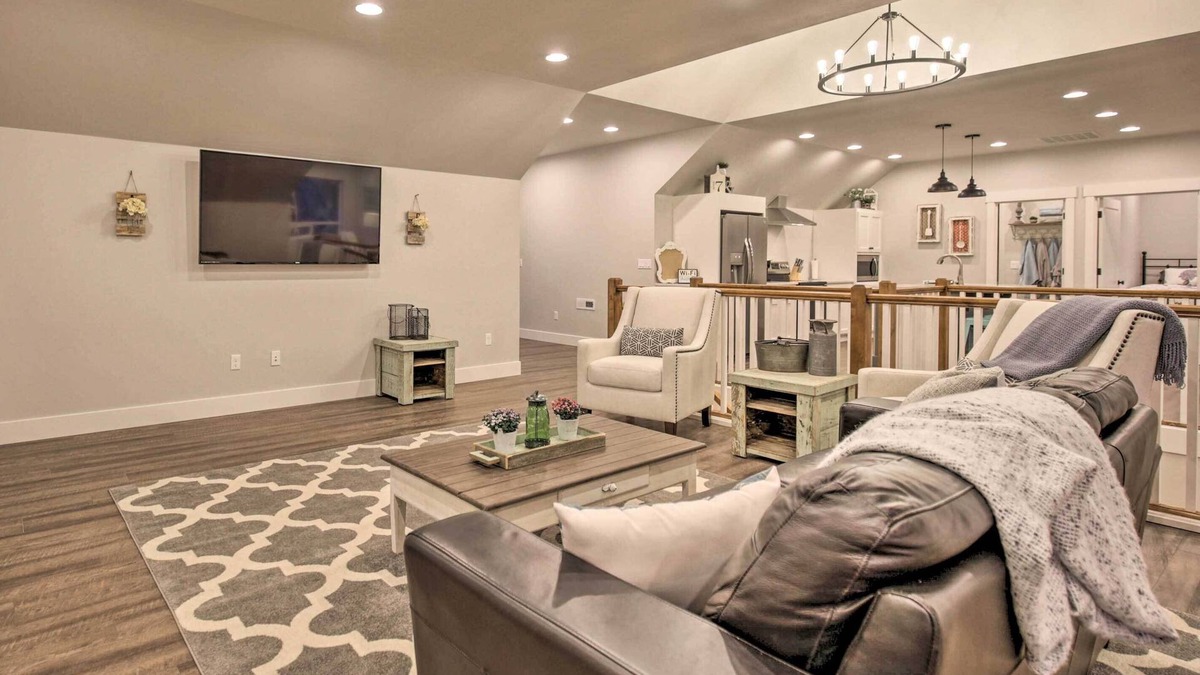 McMinnville House | Chic Farmhouse w/Creek in Heart of Wine Country!