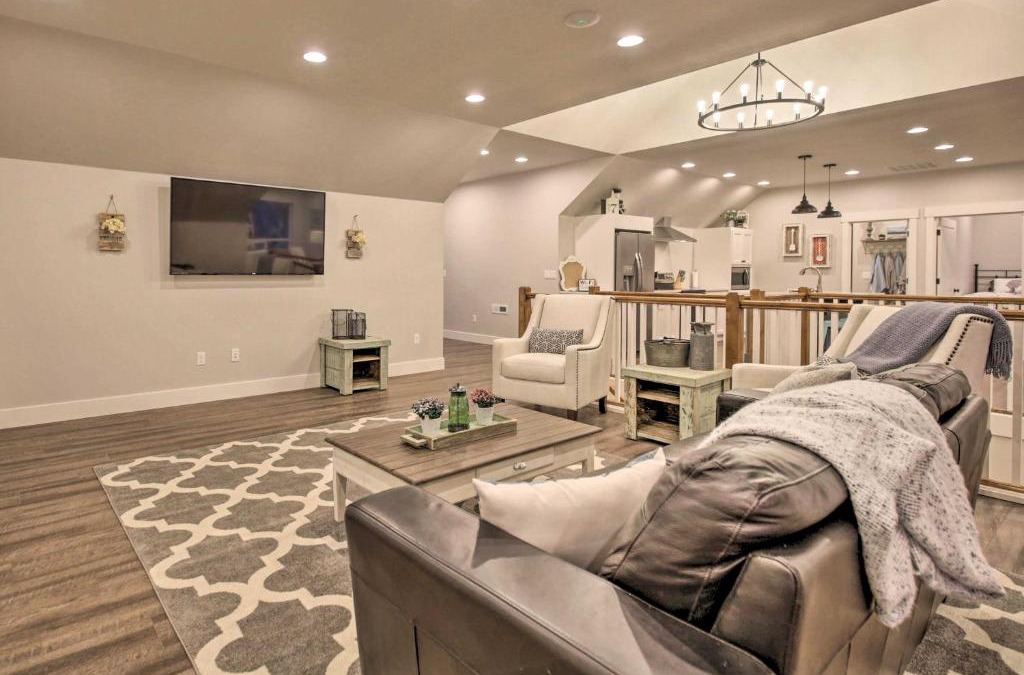 McMinnville House | Chic Farmhouse with Creek in Heart of Wine Country!