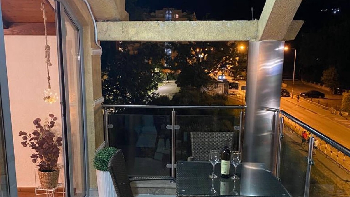 Babilonija Apartment | Chic Flat w Balcony 10 min to Beach Greco in Budva