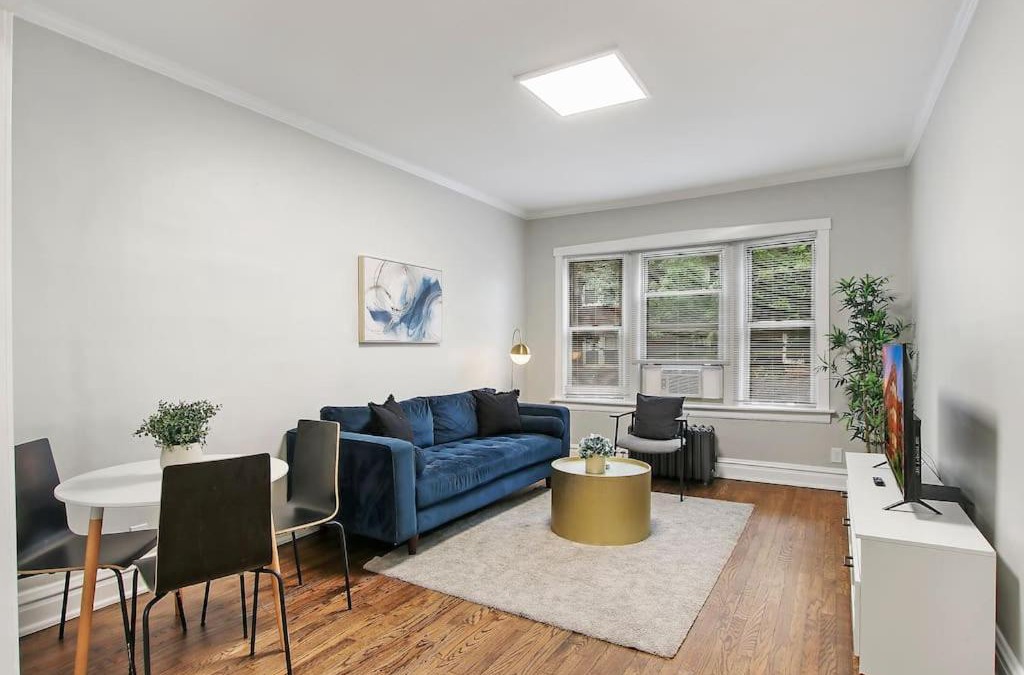 Avondale Apartment | Chic & Fully Furnished 2BR Apartment - Roscoe 1