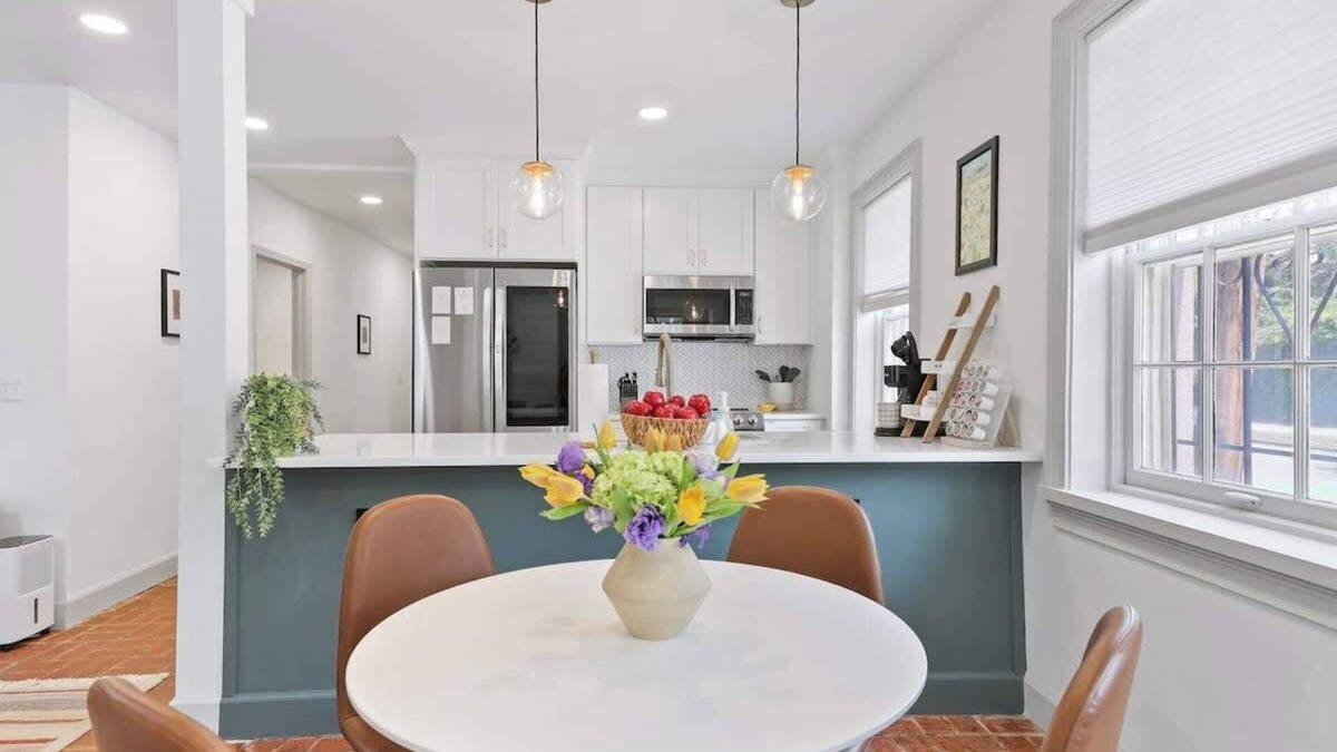 Historic District - North Apartment | Chic Historic District Retreat | Walk to Forsyth & River Street