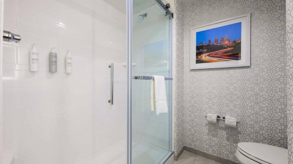 Bessemer House | Chic hotel in fabulous Bessemer with fitness room, WiFi, AC, Pool