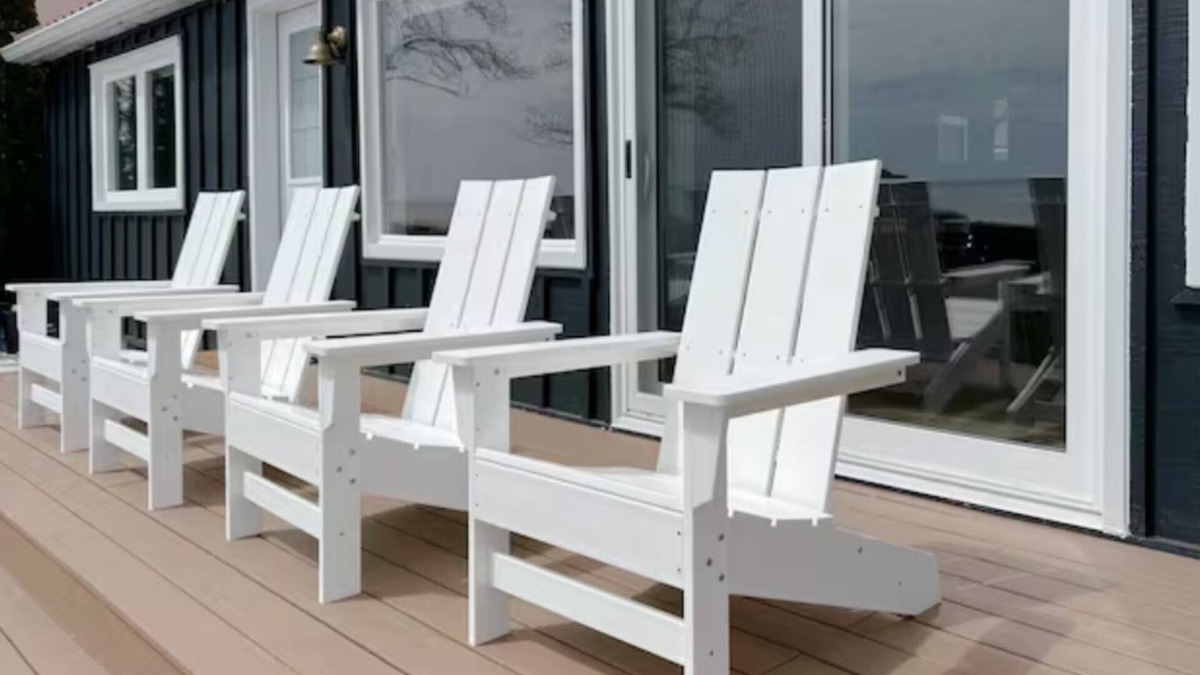 Turkey Point Cottage | Chic Lake Front Cottage on Cedar