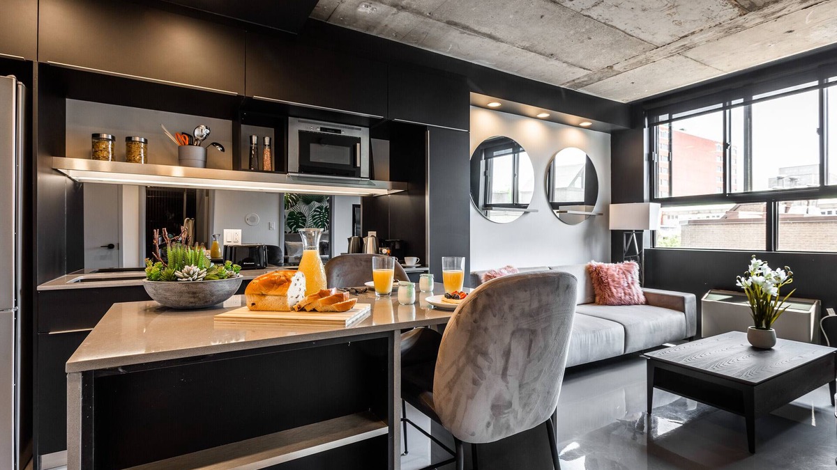 Shaughnessy Village Apartment | Chic Loft near McGill University