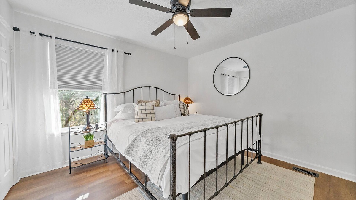 West Columbia House | Chic & Modern 2BD Near CAE