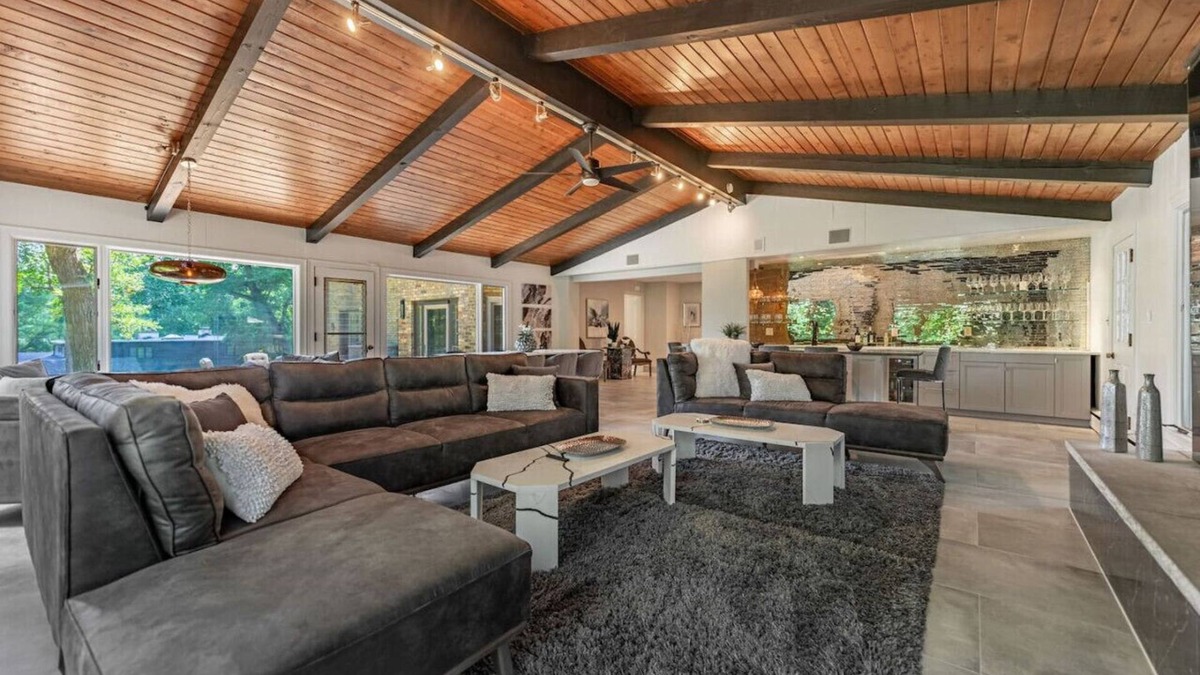 Rockford House | Chic Modern Glam - The Rock Royale