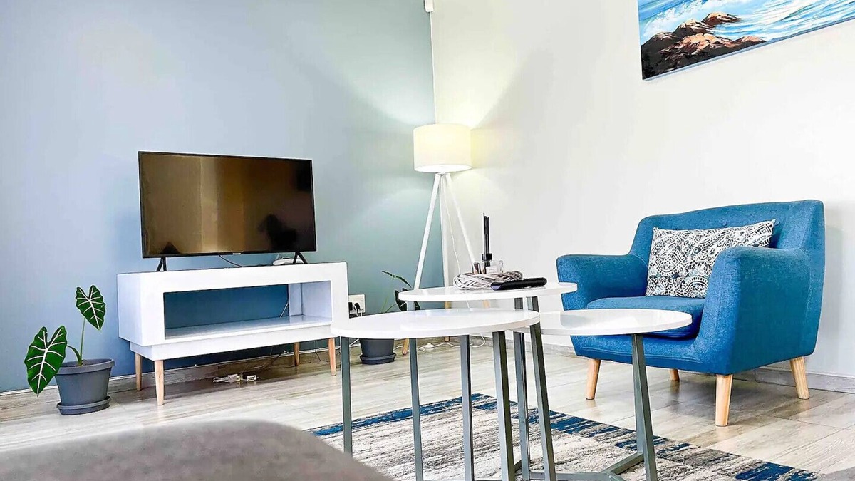Bulawayo Apartment | Chic Modern House on Neasden - 2085
