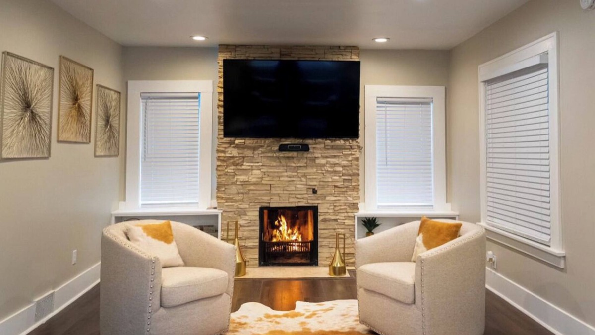 Flint House | Chic, Modern Luxury in the Heart of Vehicle City