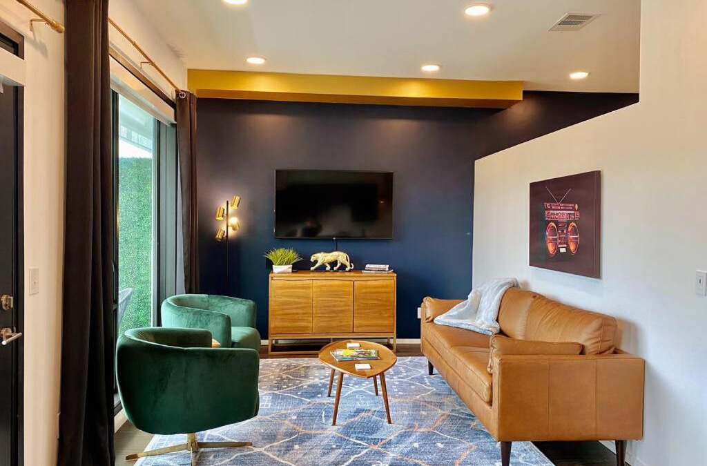 Edgehill House | CHIC Modern Nashville Condo POOL, PATIO, PARKING