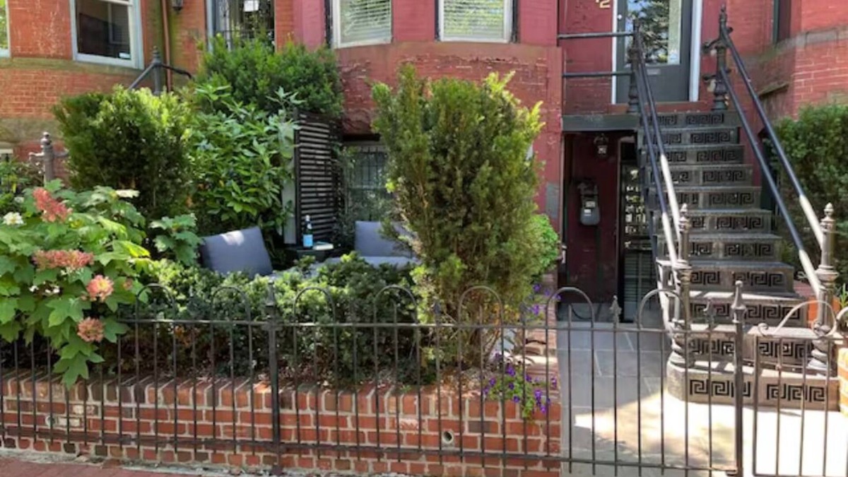 Logan Circle Apartment | Chic Modern Retreat With Complimentary Parking