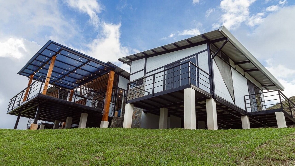 Pavones House | Chic Mountain Farmhouse w/180º Extravagant Views