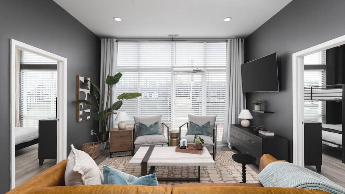 Maxwell Apartment | Chic Nashville 4 Bedroom, 7 Beds - Walk to Restaurants