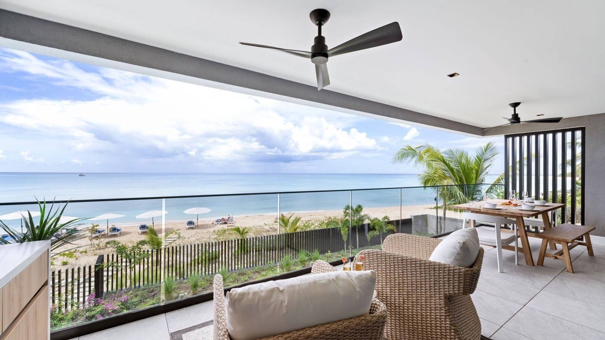Brighton Apartment | Chic New Luxury Beachfront Condo - Allure 204