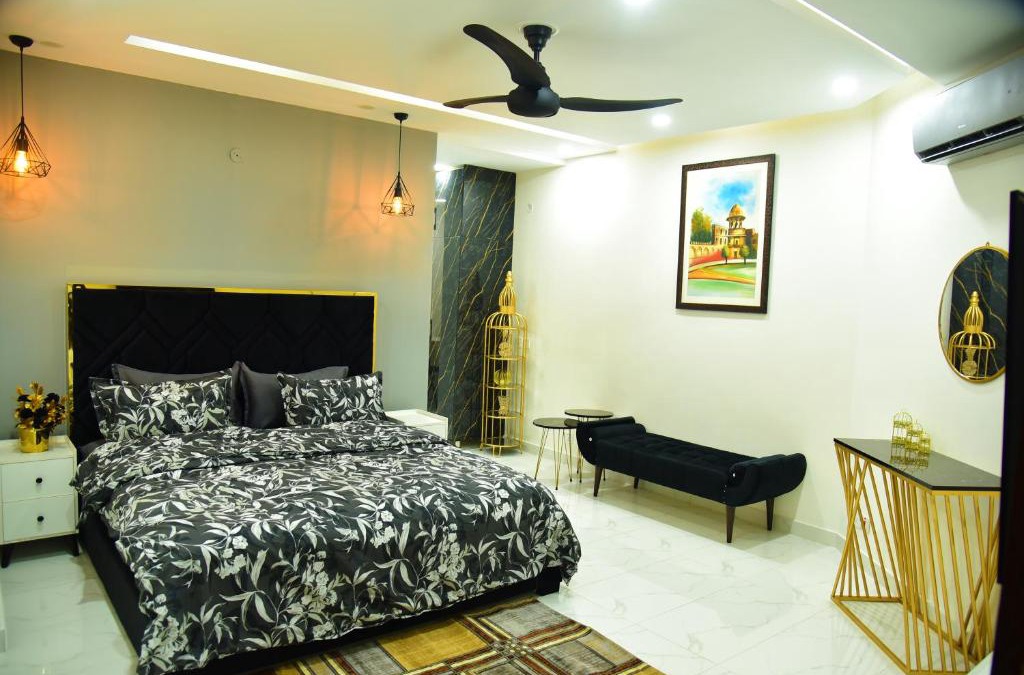 Gulberg Apartment | Chic Noir 1 Bedroom Apartment Gulberg