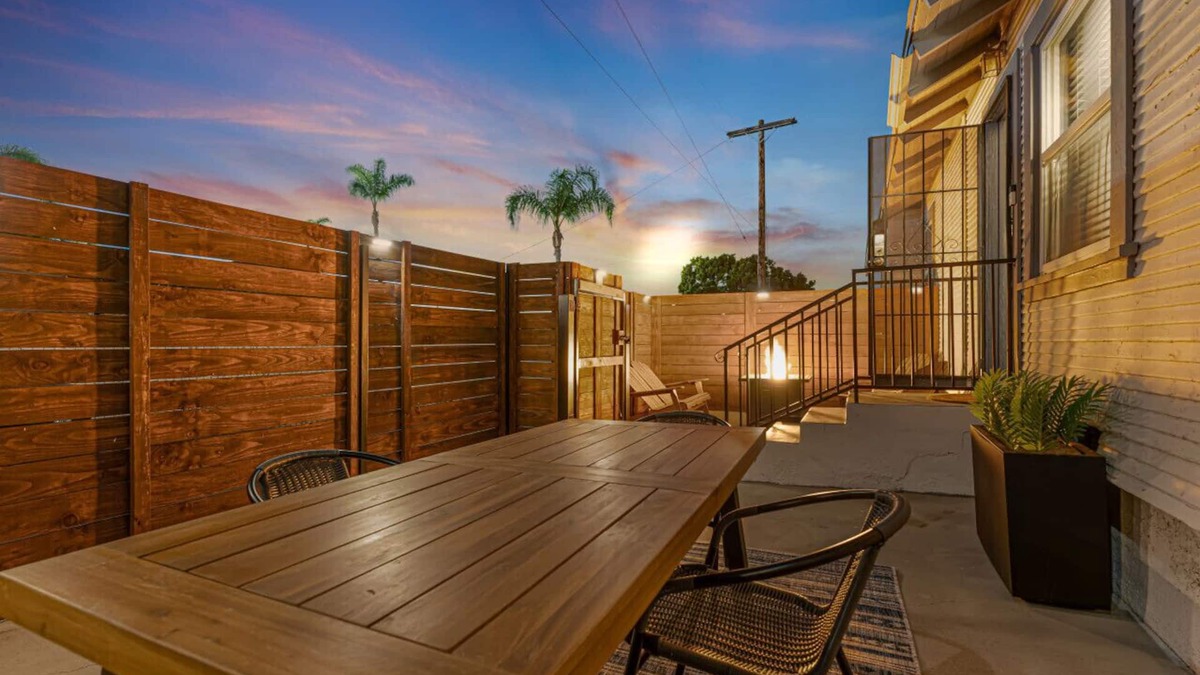 National City House | Chic Oasis: Contemporary Studio in National City
