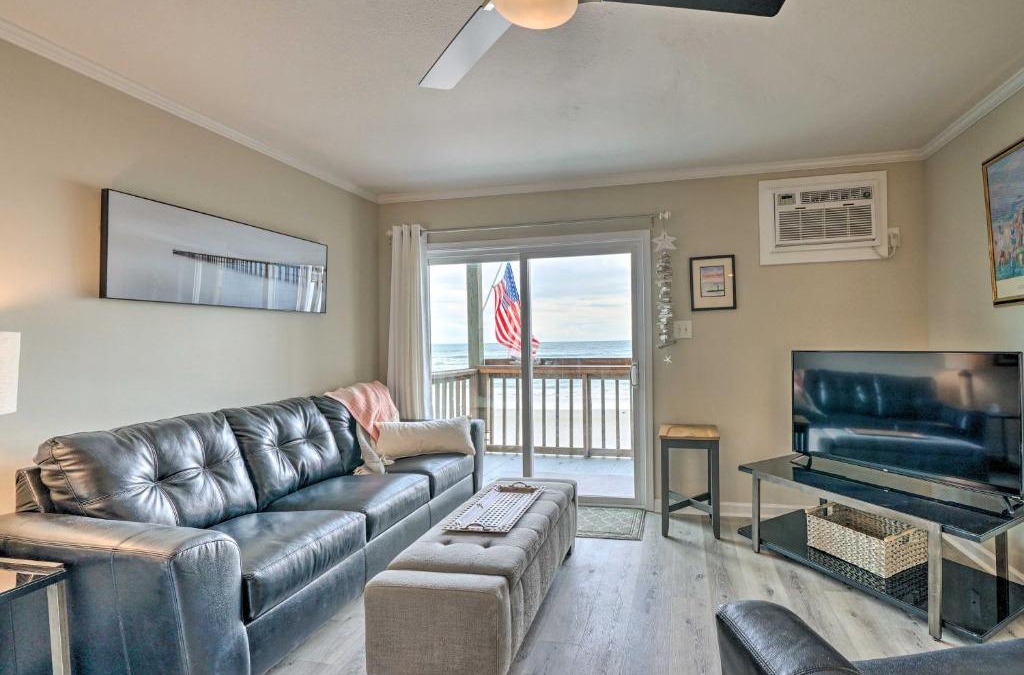 Sneads Ferry Apartment | Chic Oceanfront North Topsail Beach Condo with Deck