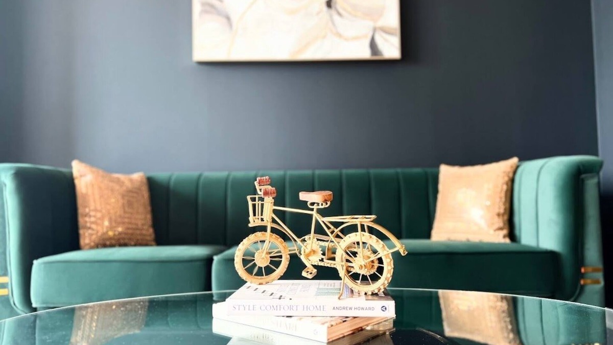 Ballston Apartment | Chic Penthouse Ballston King Bed