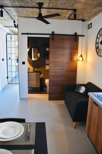 Mosta Apartment | Chic Penthouse industrial-style