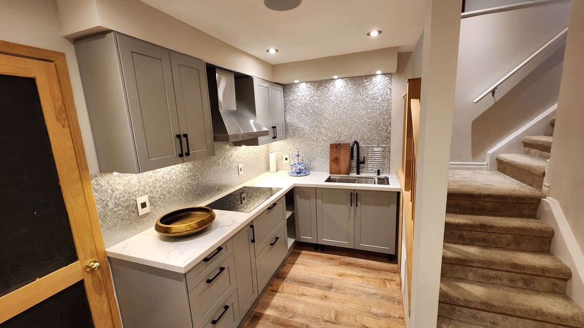 Whitchurch-Stouffville Apartment | Chic & private pool 1Br + sofa bed walkout apartment jaccuzi spa & gym