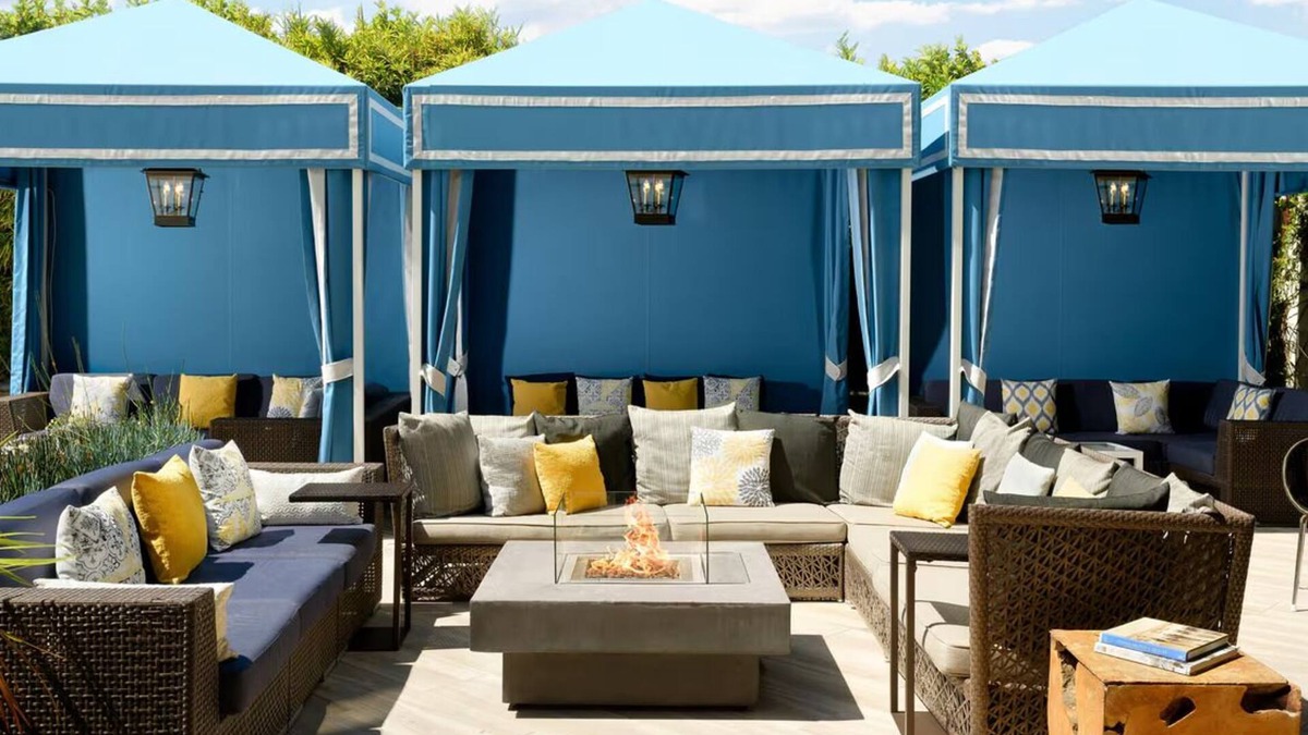 Downtown Hotel | Chic Santa Monica Retreat Perfect for Beach Getaways - Poolside Fun!