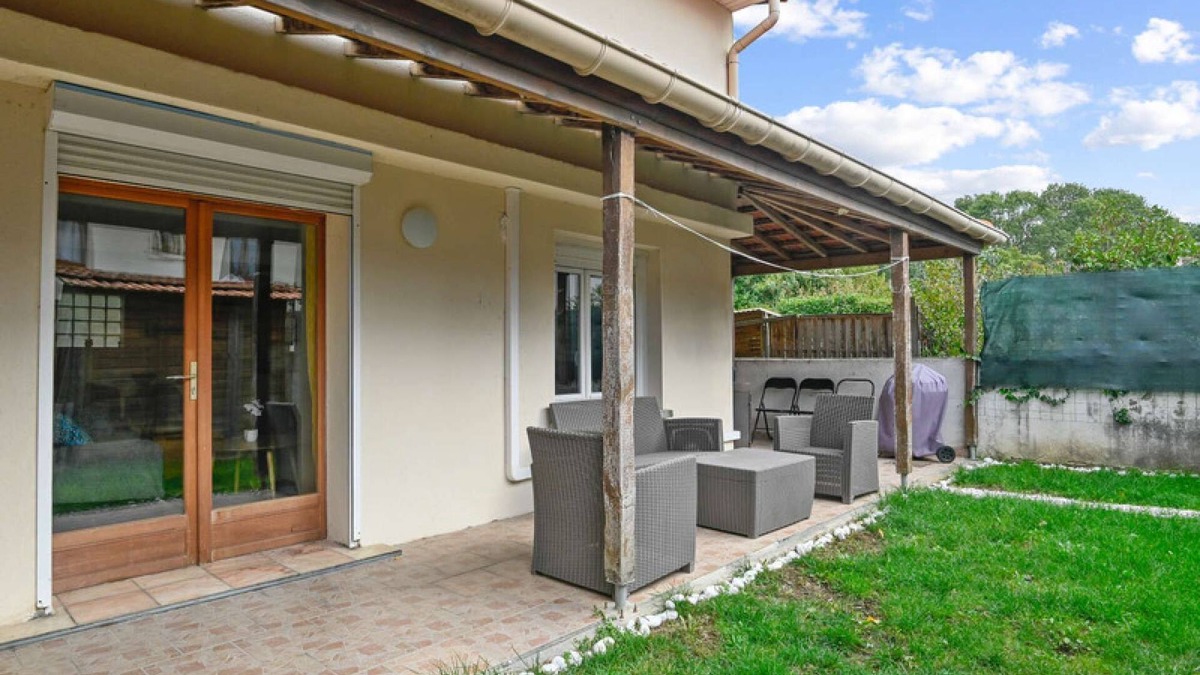 Ris Orangis Apartment | Chic spacious over-equipped triplex