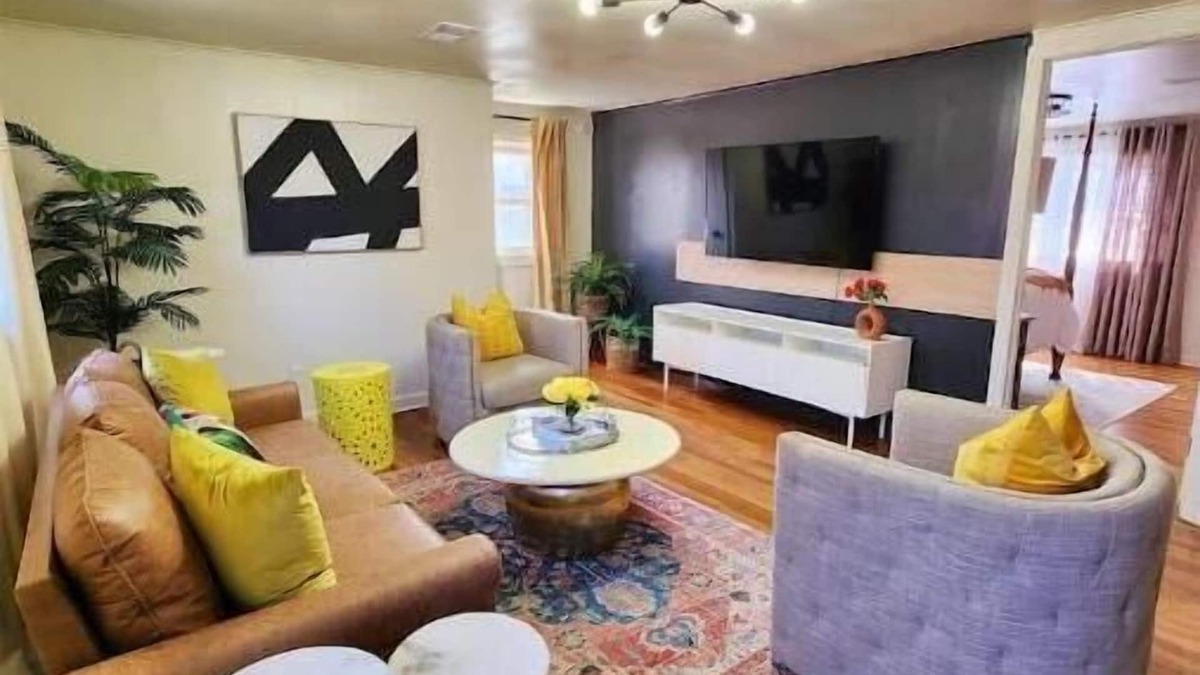 West Orange Apartment | Chic, Spacious Pet Friendly Apt Near Attractions/Food/EWR/NYC