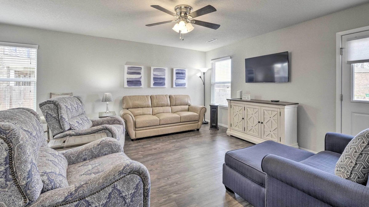 Bentonville - Fayetteville House | Chic Springdale Abode w/ Community Amenities