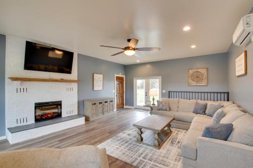 Ste Genevieve House | Chic Ste Genevieve Home with Nice Interior Amenities