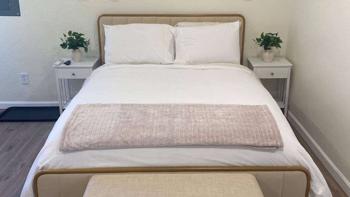 Riverdale Apartment | Chic studio hideaway in Riverdale with AC, Wifi