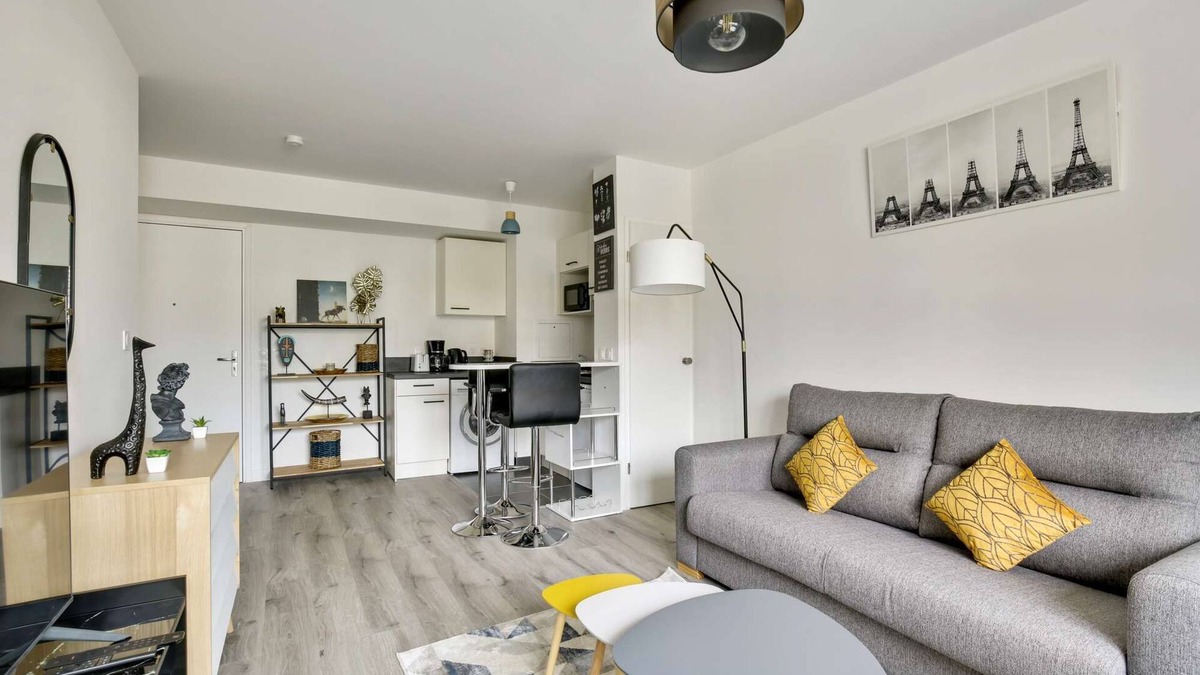 Bezons Apartment | Chic studio near Paris - La Defense