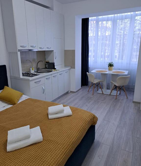 Onesti Apartment | Chic Studio