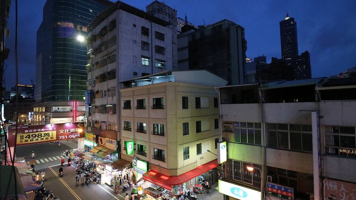 Kaohsiung City Centre Apartment | Chic studio room with everything you need