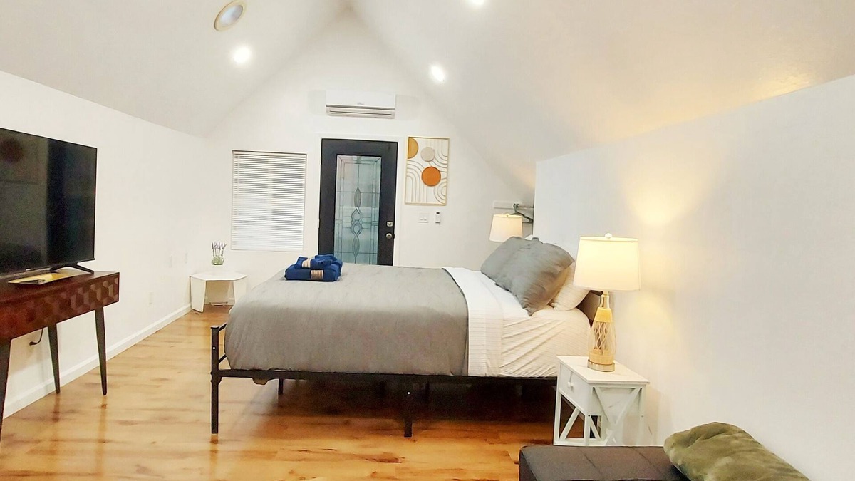 Springville Apartment | Chic studio with WiFi and AC in serene Springville