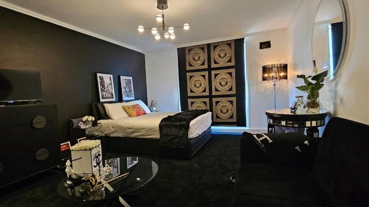 Toorak Apartment | Chic studio with WiFi, AC, fitness room in fabulous Toorak