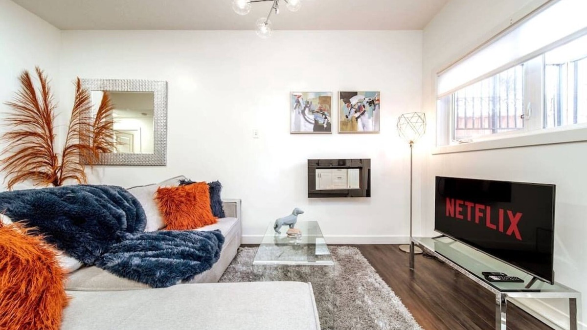 Jasper Place House | Chic Suite - Long Stays - King Bed - Fireplace &WiFin