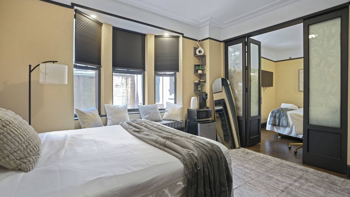 Midtown East Apartment | Chic Two Bedroom Apartment at the Historic Mansfield Residence