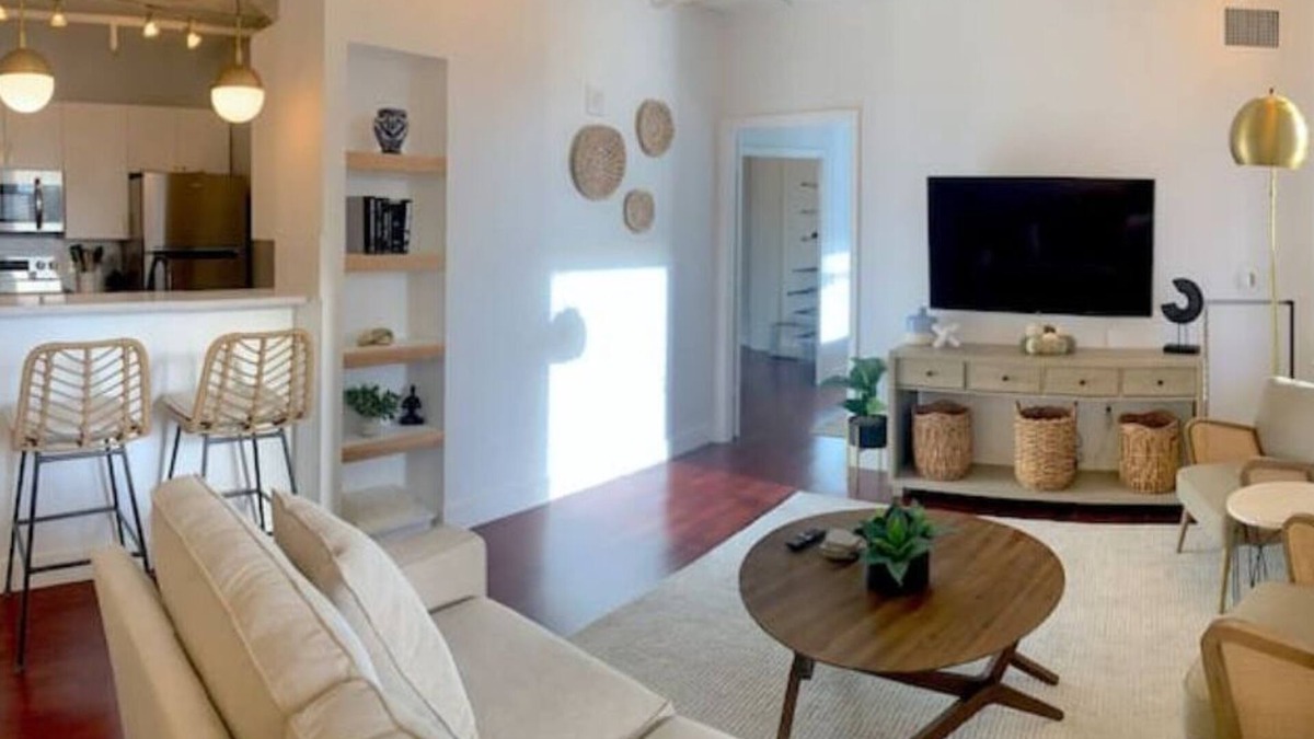 Uptown Apartment | Chic Updated 1bd 1 bth in Downtown Denver