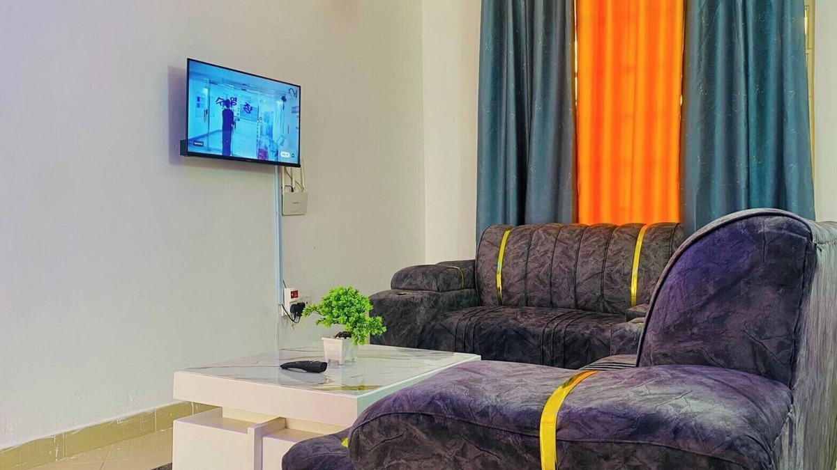 Kitengela Apartment | Chic Urban Escape,with Free WiFi & Secure Parking at Fames Elite Stays Kitengela
