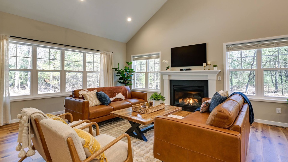 Wisconsin Dells Cottage | Chic Wisconsin Retreat w/Deck, Grill & Fire Pit!